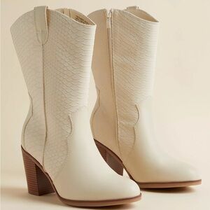 Torrid Ivory Western Cowboy Boots Wide Calf 9.5WW